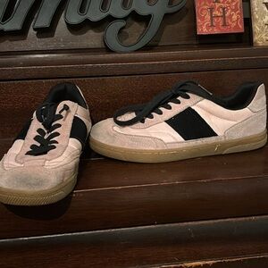 Stylish Pink and Black Men's Sneakers